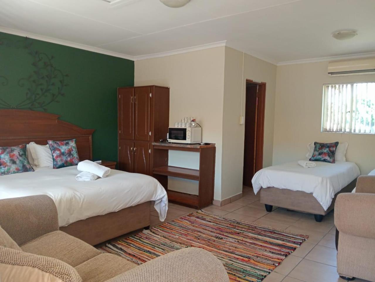 Villa De La Rosa Klerksdorp Eksteriør billede