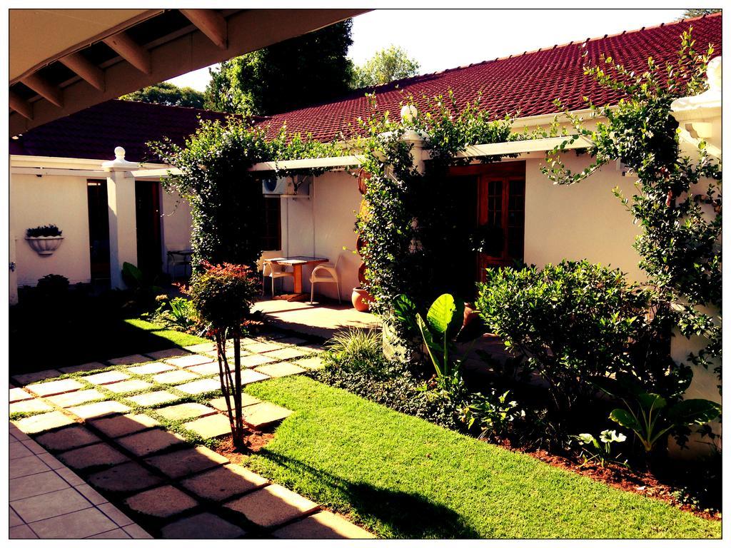 Villa De La Rosa Klerksdorp Eksteriør billede